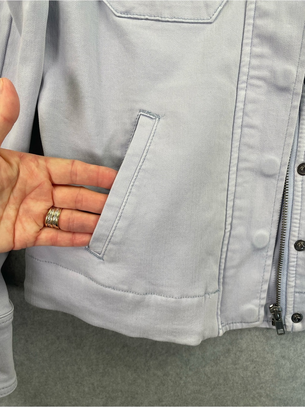 KUT from the Kloth Amanda Jacket - Picture 14 of 16